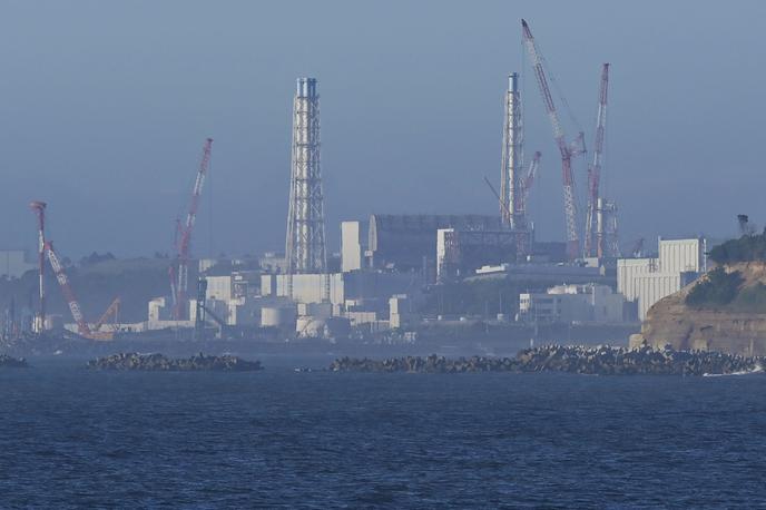 Jedrska elektrarna Fokušima | V bližini Fukušime je danes proti izpustu protestiralo približno deset ljudi, še okoli sto pa se jih je zbralo pred sedežem Tepca v Tokiu. | Foto Reuters