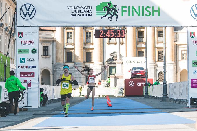 Slovenska maratonska naslova sta osvojila drugouvrščena v absolutni ženski konkurenci Anja Fink (2:45:29) in ... | Foto: Grega Valančič/Sportida