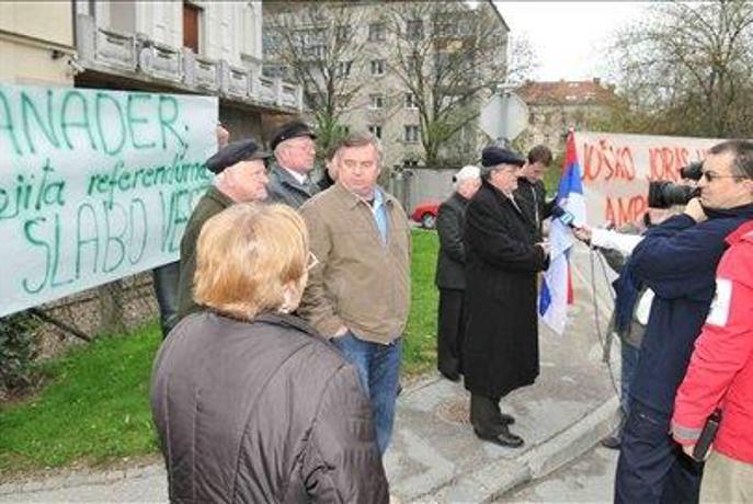 Protest zaradi meje s Hrvaško