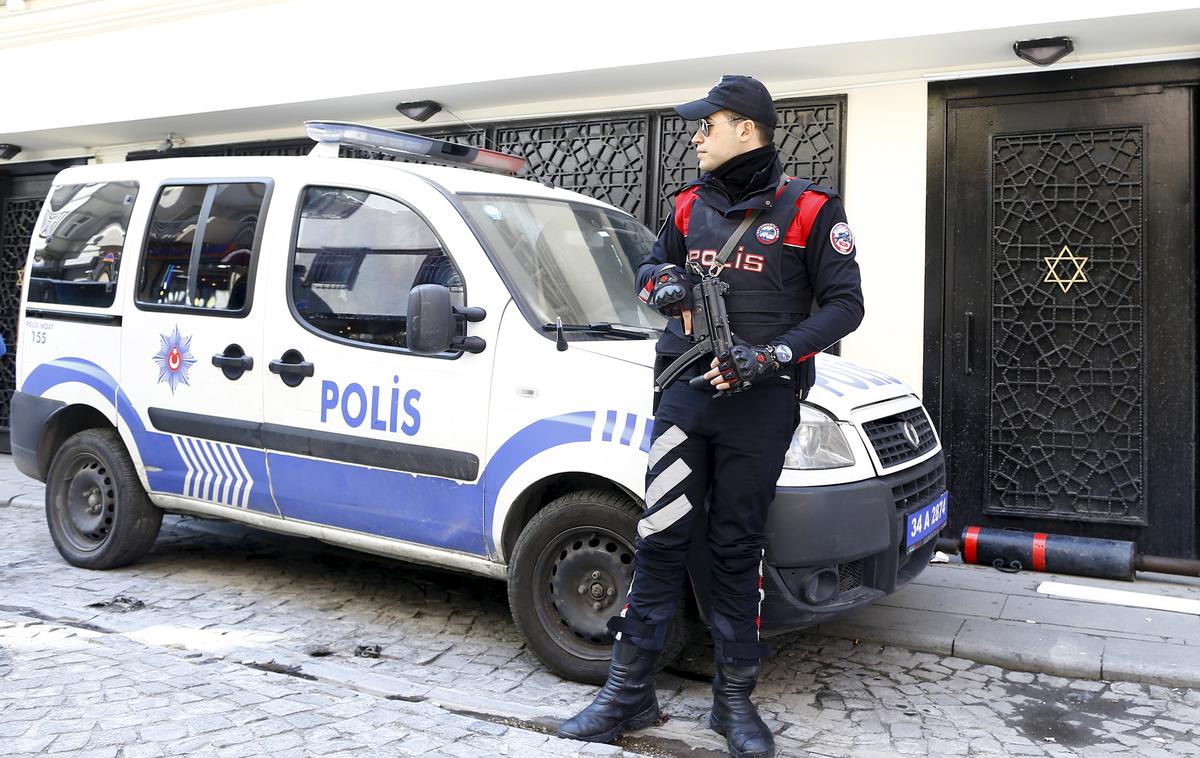 Turčija policist | Foto Reuters