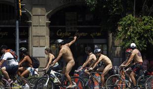Goli kolesarji v Mehiki proti agresivnim voznikom