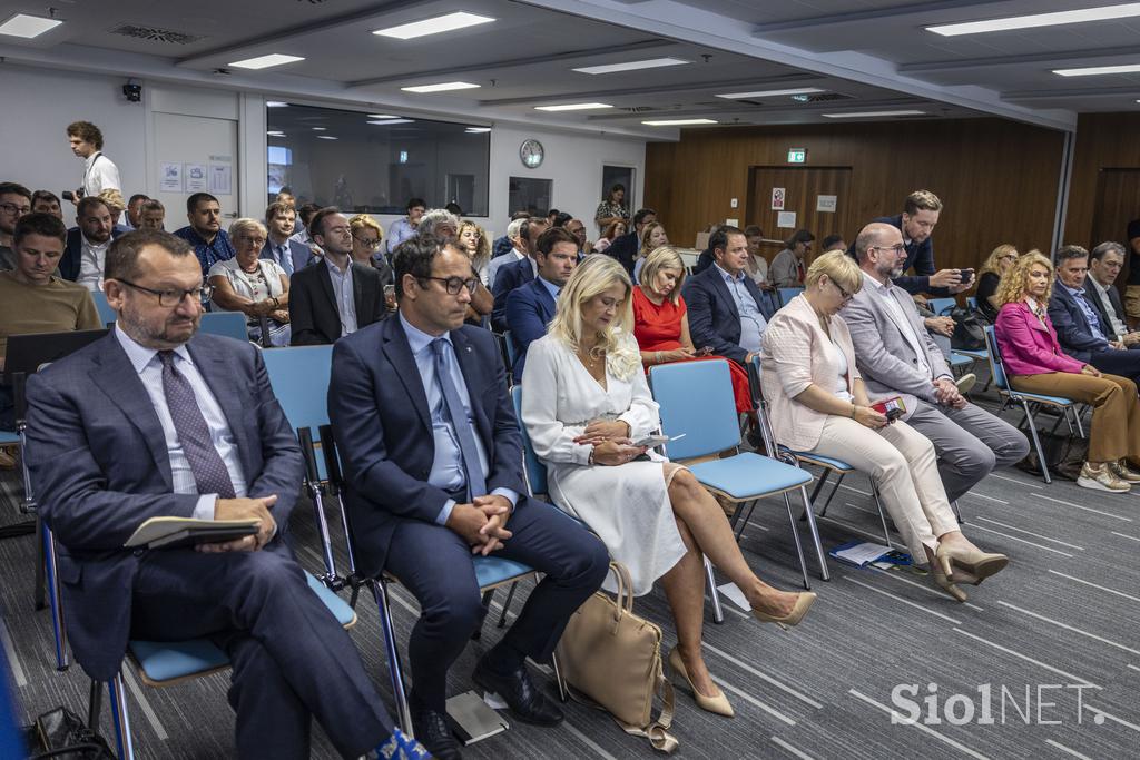 Finance v primežu geopolitike. The Adriatic. Tine Kračun, Klemen Boštjančič.