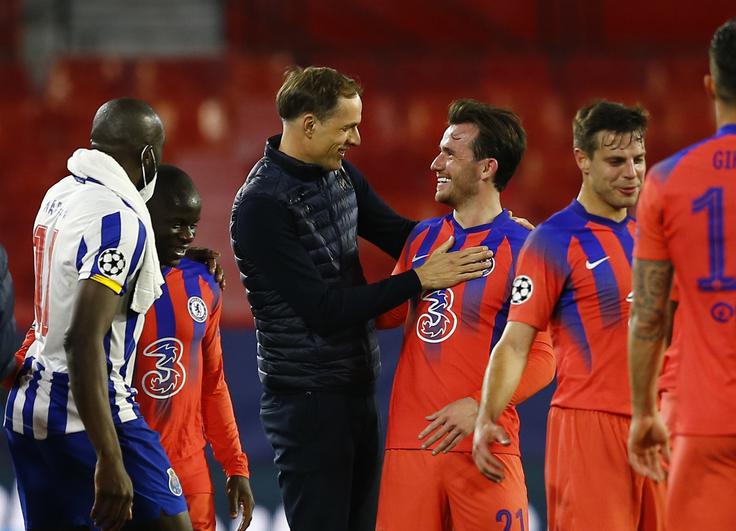 Thomas Tuchel je po tekmi čestital strelcu drugega zadetka Benu Chilwellu, ki je zadel v polno v 84. minuti. Le minuto po prečki Christiana Pulišića. | Foto: Reuters