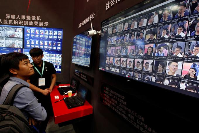 Kitajska je v zadnjih letih vzpostavila obširno infrastrukturo za nadzor javnih površin z varnostnimi kamerami, podprta pa je z zelo zmogljivo tehnologijo za prepoznavanje obrazov.  | Foto: Reuters