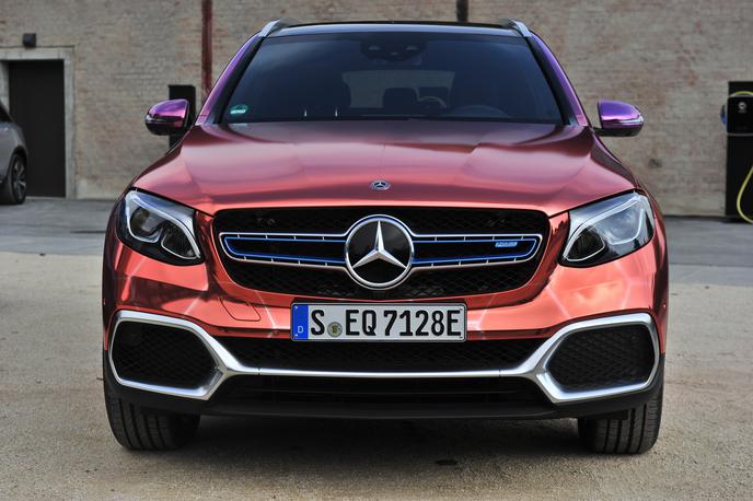 Mercedes-benz GLC F-Cell | Mercedes-Benz je med tistimi proizvajalci, ki v Evropi razvijajo pogone na vodikove gorivne celice. Te med vožnjo zagotavljajo električno energijo, velika litij-ionska baterija ni potrebna. Največji trg v Evropi je Nemčija. | Foto Gašper Pirman