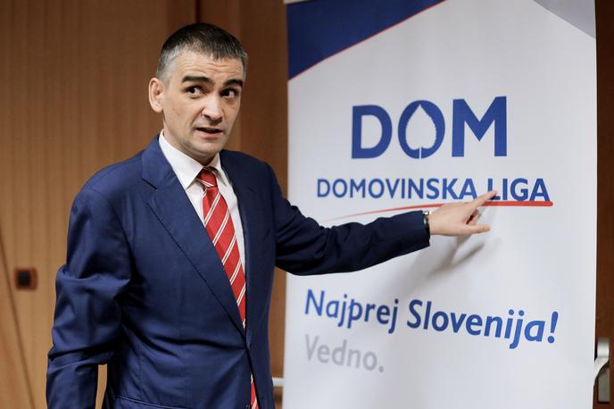 Bernard Brščič Lucija Šikovec Ušaj DOM Domovinska liga stranka kongres | Na današnjem kongresu so poleg predsednika in podpredsednice izvolili še osemčlanski izvršilni odbor in generalnega sekretarja. "Bili smo zelo previdni, da se nismo onesnažili s propadlimi politiki drugih strank," je dejal Brščič. | Foto STA