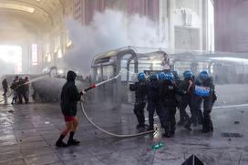 Milano, protesti