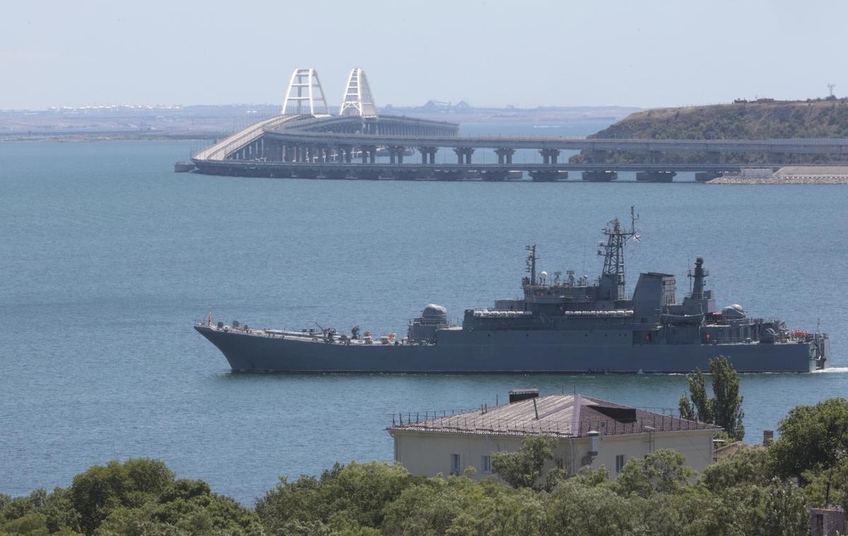 Krimski most | Od začetka ukrajinske protiofenzive junija letos so se okrepili napadi ukrajinskih brezpilotnih letalnikov in raket na ozemlje enostransko priključenega Krima in Rusije, vključno z Moskvo. | Foto Guliverimage