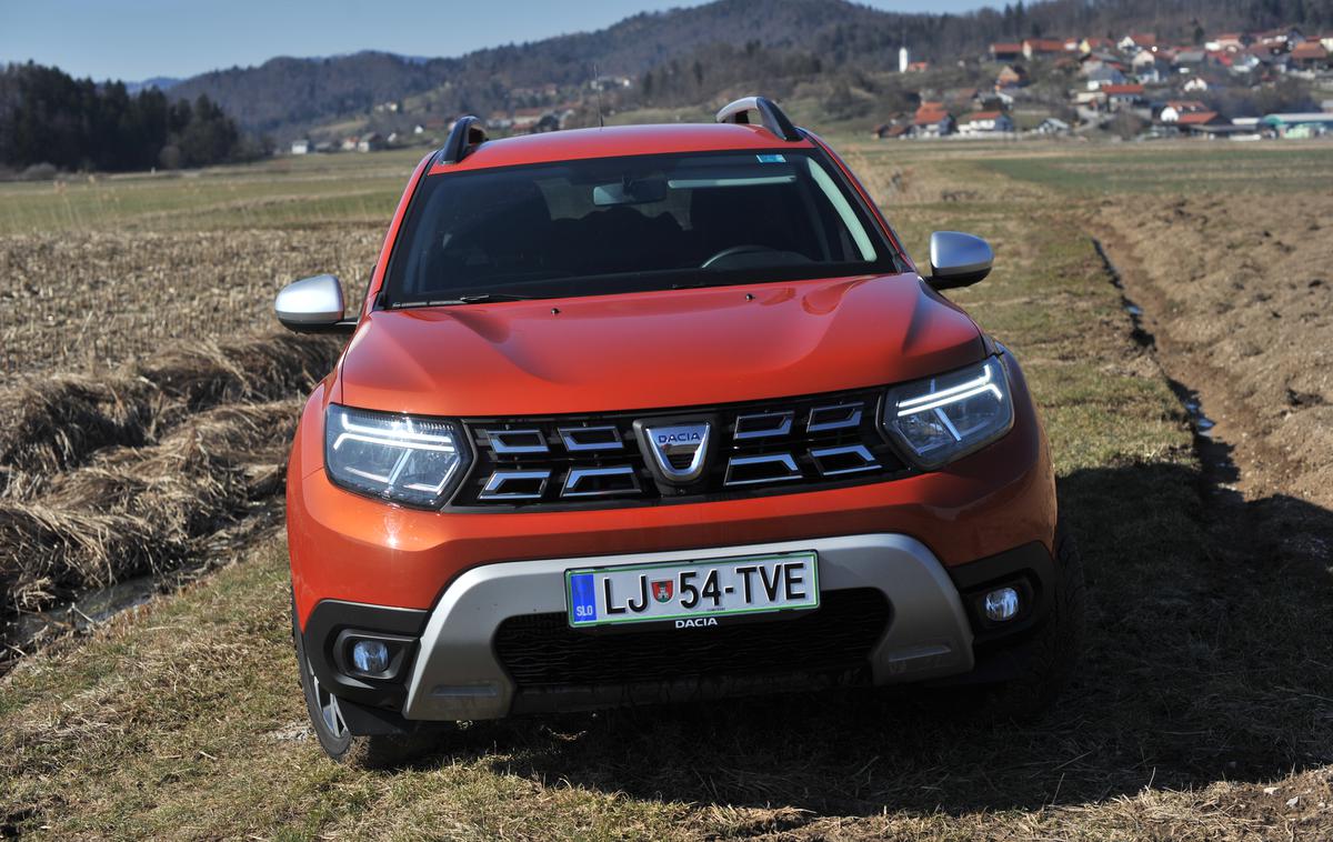 Dacia duster | Dacia duster ostaja ena glavnih izbir pri robustnem in dokaj dostopnemu športnemu terencu.  | Foto Gregor Pavšič