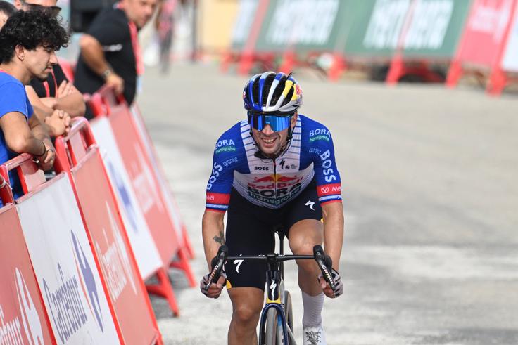 Primož Roglič je v skupnem seštevku zdrsnil na tretje mesto. | Foto: Guliverimage