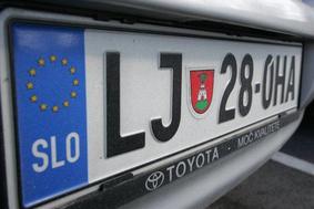 Ukradena registrska tablica -  kakšni so stroški in postopek?