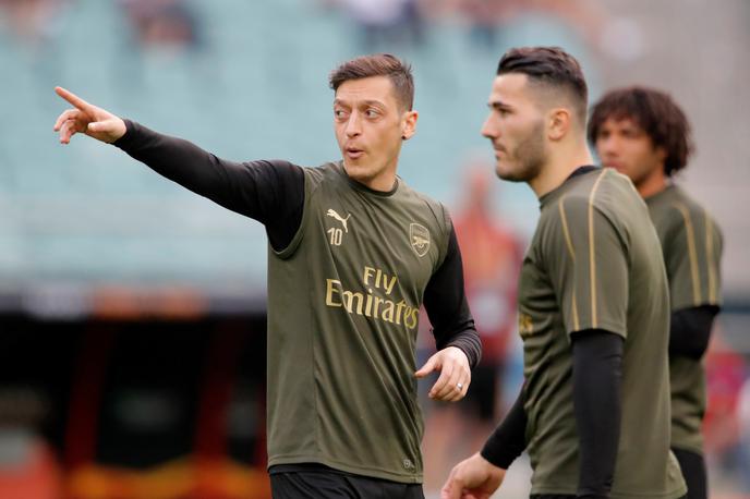 Mesut Özil, Sead Kolašinac | Mesutu Özilu in Seadu Kolašincu v teh dneh zagotovo ni najlažje. | Foto Reuters