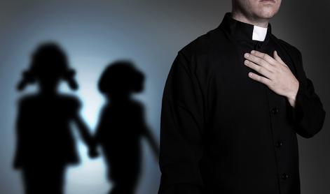 Preiskava v ZDA pokazala: katoliški duhovniki zlorabili skoraj dva tisoč otrok