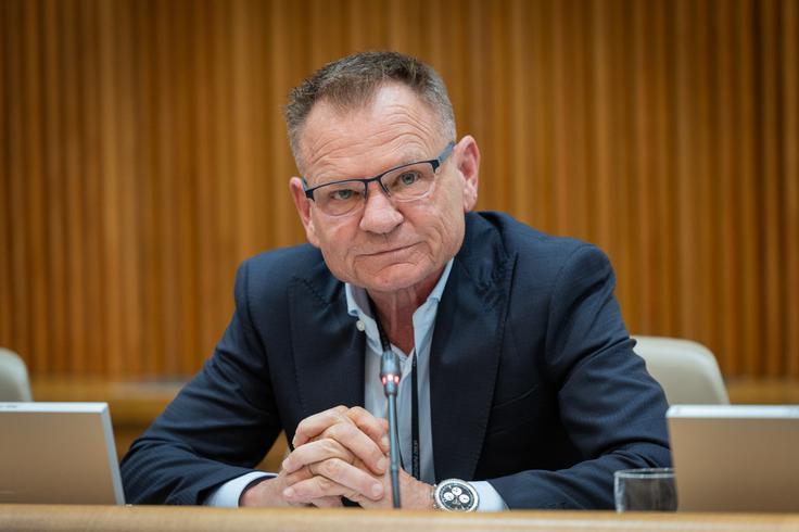Tožbo zoper Roberta Goloba je konec marca 2026 vložil takratni odvetnik Janeza Janše Franci Matoz.  | Foto: STA