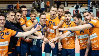 Oranžni stroj ostaja neporažen in v Romunijo potuje s prednostjo