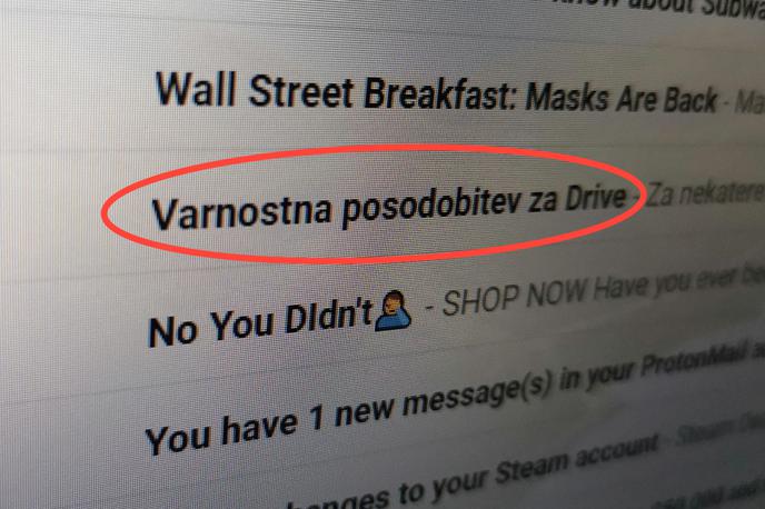 Google | Kot je bilo razvidno na spletnih forumih in družbenih omrežjih, Googlovega najnovejšega obvestila marsikateri uporabnik ni povsem razumel, nekatere manj računalniško vešče pa je tudi prestrašilo. | Foto Matic Tomšič