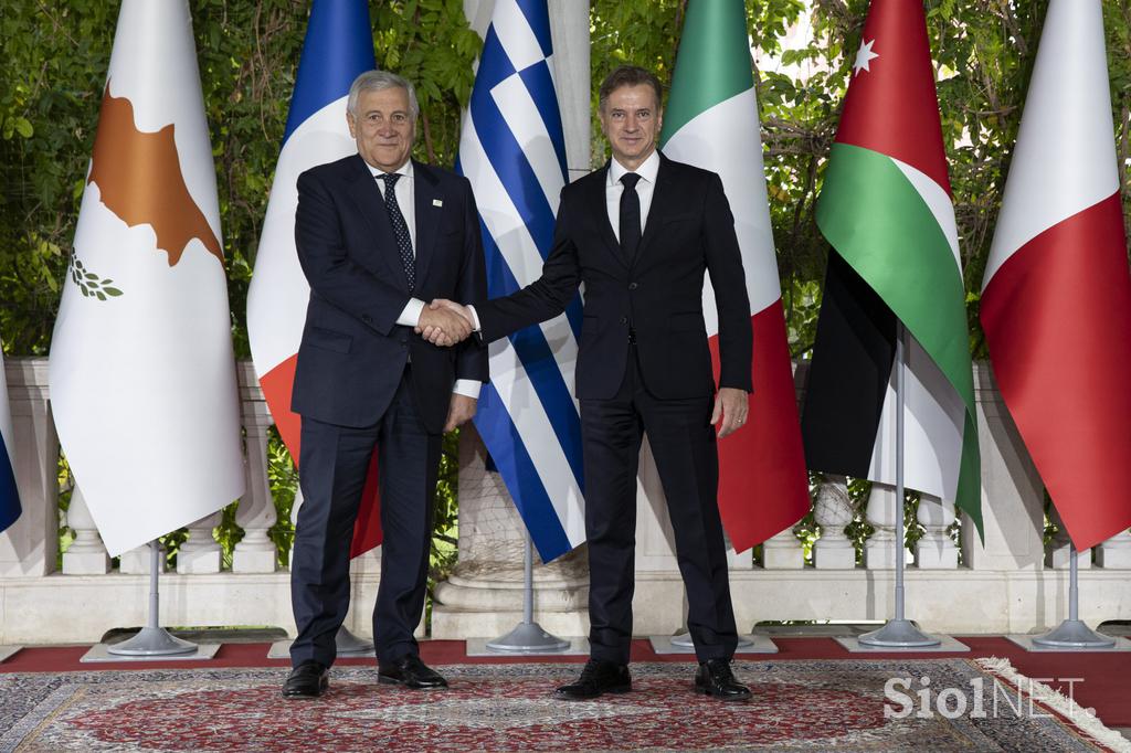 Vrh voditeljev držav Med9