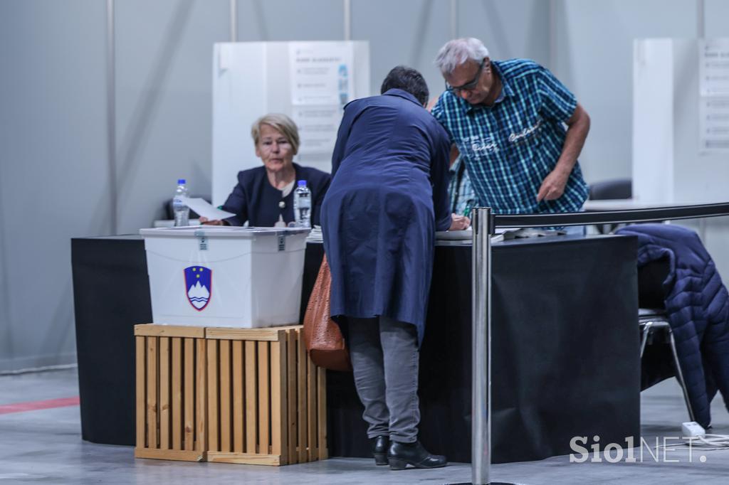 Predčasno glasovanje - zakonodajni referendum o Zakonu o dodatku k pokojnini za izjemne dosežke na področju umetnosti