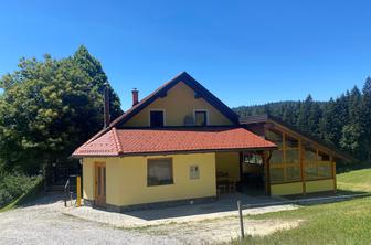 Planinski dom na Čreti (966 m)