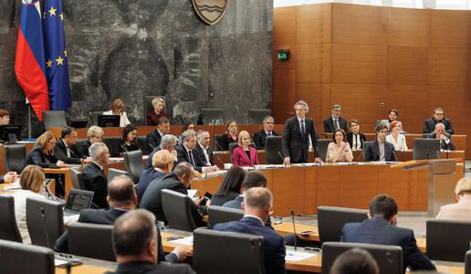 DZ prihodnji teden o pokojninski reformi in obrambni resoluciji