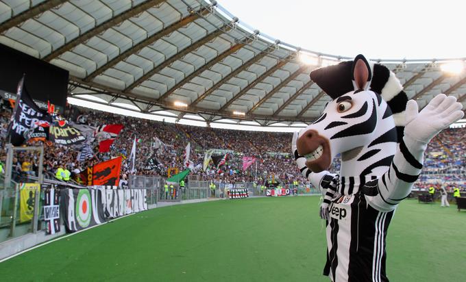 Zaradi prepoznavnega črno-belega dresa so nogometaši Juventusa prepoznavni tudi kot zebre. | Foto: Guliverimage/Getty Images