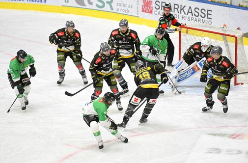 Oslabljena Olimpija izgubila pri vodilnem Pustertalu