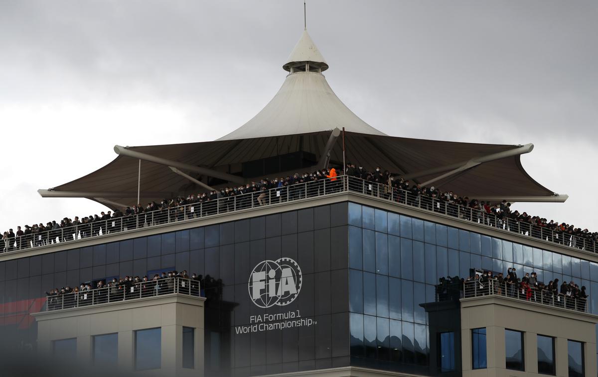 Istanbul Formula 1 | V Istanbulu bodo motorji dirkalnikov formule 1 brneli jeseni. | Foto Reuters