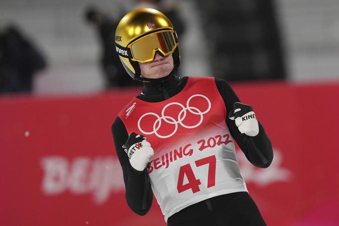 Marius Lindvik se veseli zlate medalje. | Foto: Guliverimage/Vladimir Fedorenko