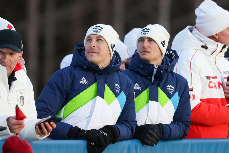 Jurij Tepeš in njegov pomočnik Andraž Pograjc | Foto: Matej Družnik/Delo/STA