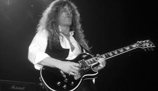 Umrl kitarist zasedbe Whitesnake John Sykes