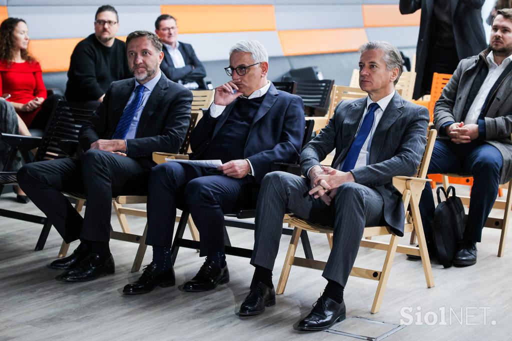 Vlada na obisku v Zasavju, Robert Golob, Matjaž Han, Jure Knez, Dewesoft