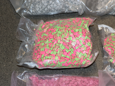 Na območju Ljubljane večji zaseg prepovedane droge, dvema osebama odvzeli prostost #foto