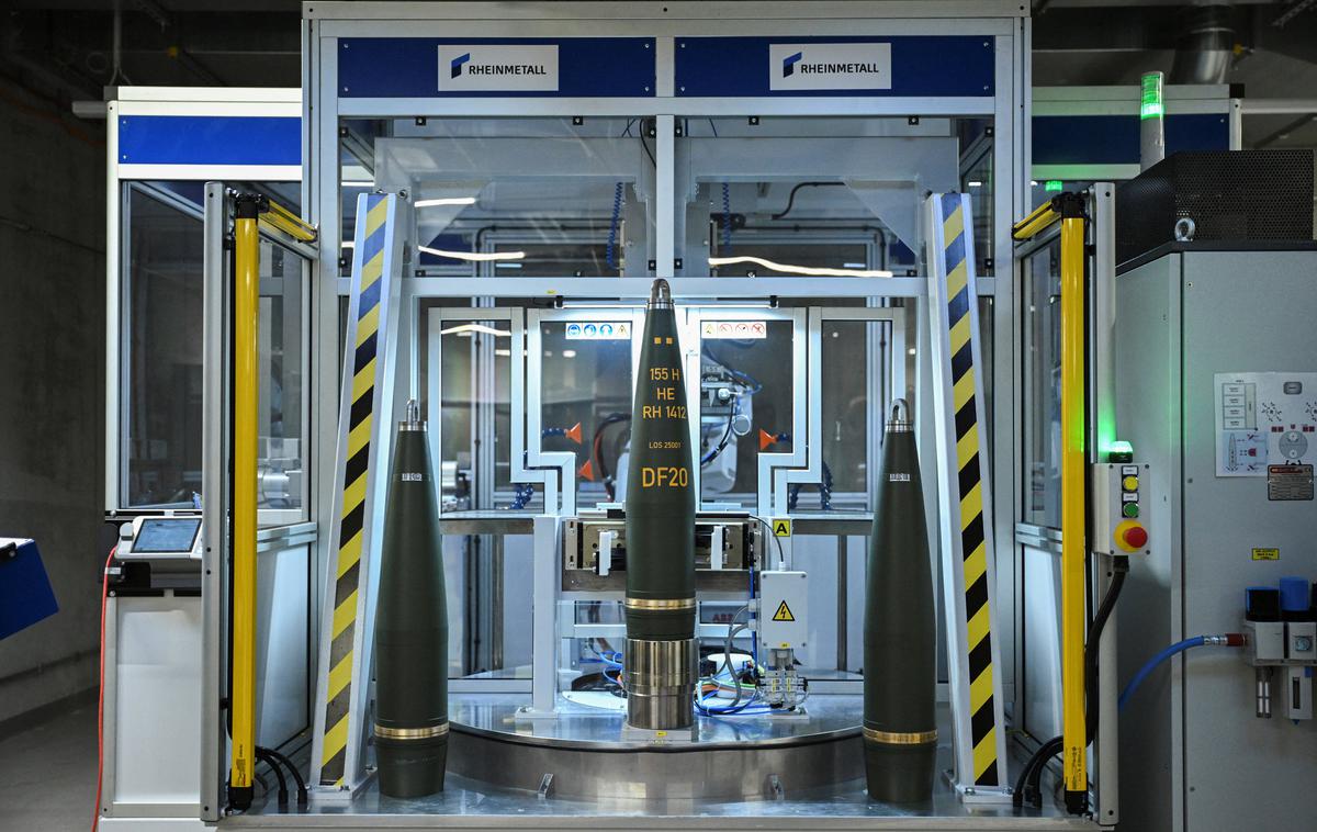 Rheinmetall | Rheinmetall načrtuje povečanje proizvodnje enot v več obratih tudi v drugih evropskih tovarnah. Kot je namignil izvršni direktor Armin Papperberger, bi to lahko bile Litva, Velika Britanija, v že obstoječih projektih, pa tudi Romunija, Latvija in Ukrajina, obrati pa bi po njegovih besedah prispevali k vseevropskemu obrambnemu ekosistemu. | Foto Reuters