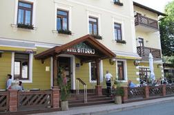 Hotel in restavracija Bitoraj: lovske zgodbe ob jezeru
