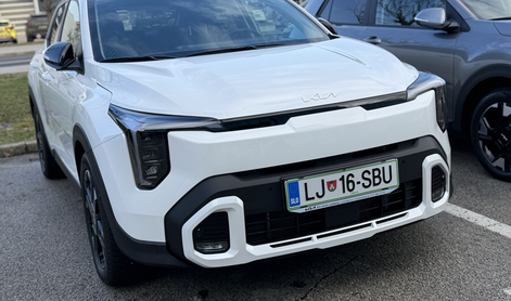 Slovo poceni motorjev, vse se draži, električni pa v Sloveniji do novega mejnika