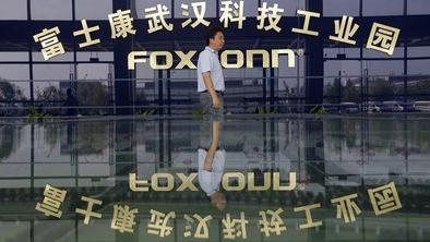 Apple Foxconnu vrnil do osem milijonov iPhonov z napako