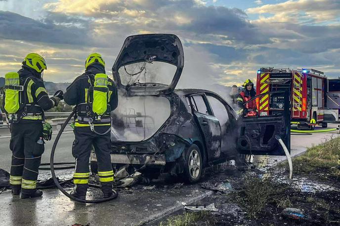 Požar električnega vozila | Zagorelo je osebno električno vozilo. | Foto PGD Vrhnika/FB