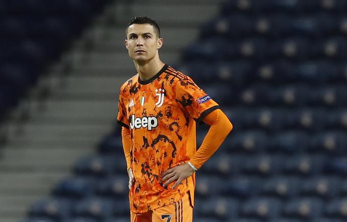 Cristiano Ronaldo je bil po porazu v Portu zelo nezadovoljen. | Foto: Reuters