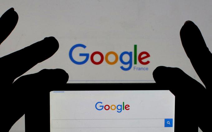 Pri Googlu, ki razvija operacijski sistem Android, uporabnike mirijo, da do zdaj še niso zaznali poskusov zlorab prek tako imenovanega injiciranja zlonamerne programske kode v datoteke PNG.  | Foto: Reuters