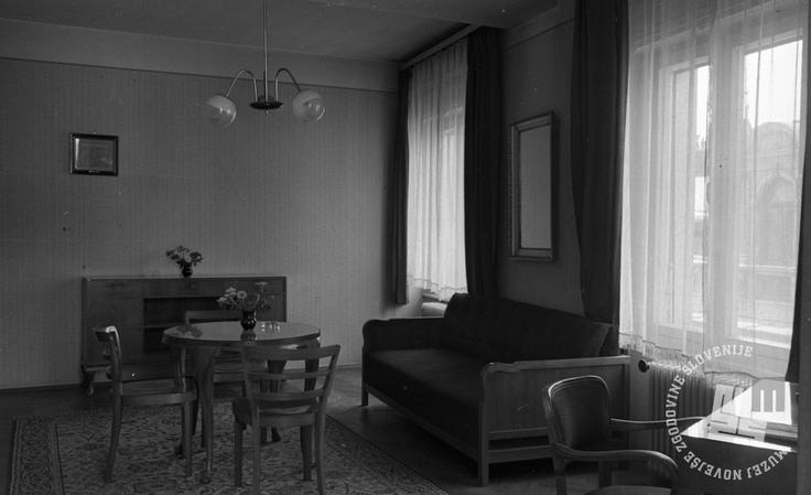 Notranjost Hotela Slon, Ljubljana, avgust 1947. Notranjost Hotela Slon, Ljubljana, avgust 1947. | Foto: Leon Jere, hrani: MNZS