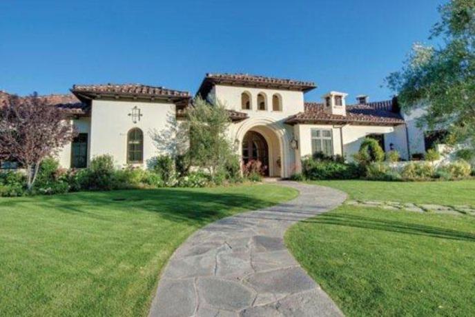 Britney Spears kupila vilo za 6,5 milijona evrov