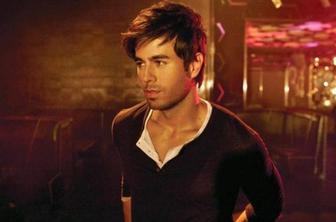 Enrique Iglesias z zlomljenim srcem (video)