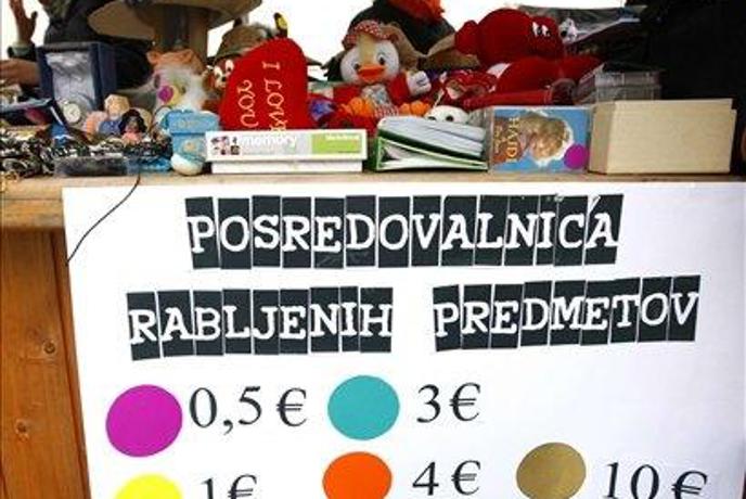 Kralji ulice s svojo prvo stojnico rabljenih predmetov