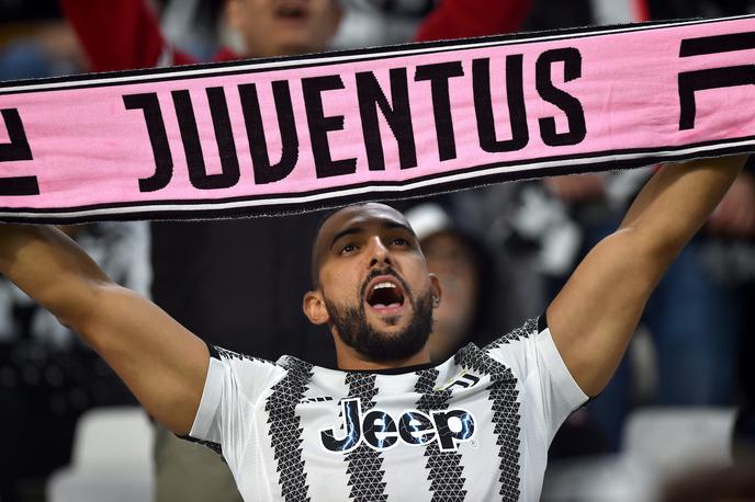 Juventus navijač | Vodstvo španske nogometne lige (LaLiga) je po odstopu predsedstva torinskega Juventusa zaradi finančnih težav zahtevalo takojšnje sankcije Evropske nogometne zveze (Uefa) zoper italijanski klub. | Foto Reuters