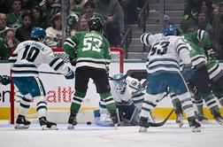 Dallas lovi Colorado, Ovečkin podira rekorde