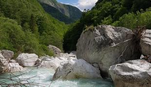 Na Bovškem iz Koritnice rešili 30-letnega avstrijskega kajakaša