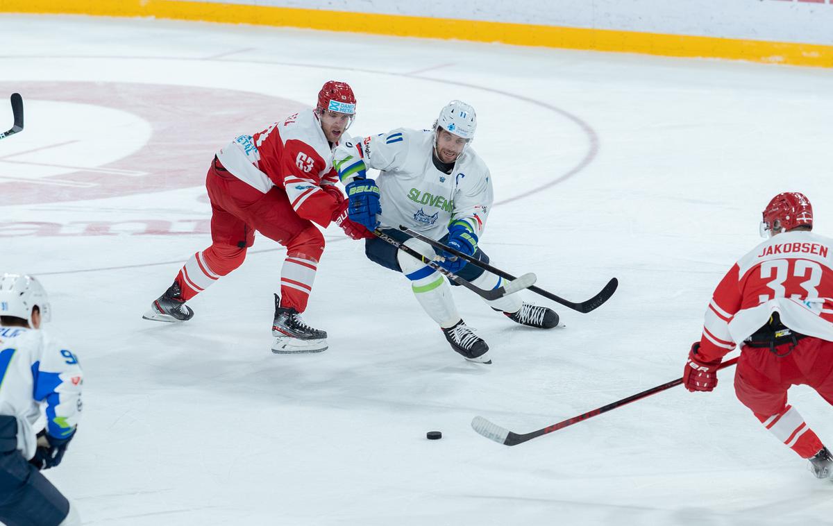 Dan | Slovenski hokejisti so na uvodni tekmi olimpijskih kvalifikacij s 3:4 izgubili z Danci. Skandinavci so vodili že s 4:1, a so se risi v zadnjih minutah vrnili, časa za preobrat pa je na koncu zmanjkalo. | Foto Mathias Dulsrud-Gørannson
