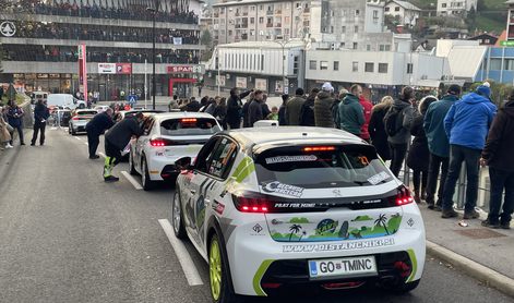 Zaključek v Idriji: že v soboto adrenalin tudi po mestnih ulicah #foto