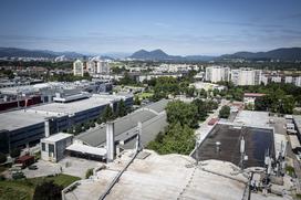 Žito silosi v ljubljanskem BTCju. silos žito