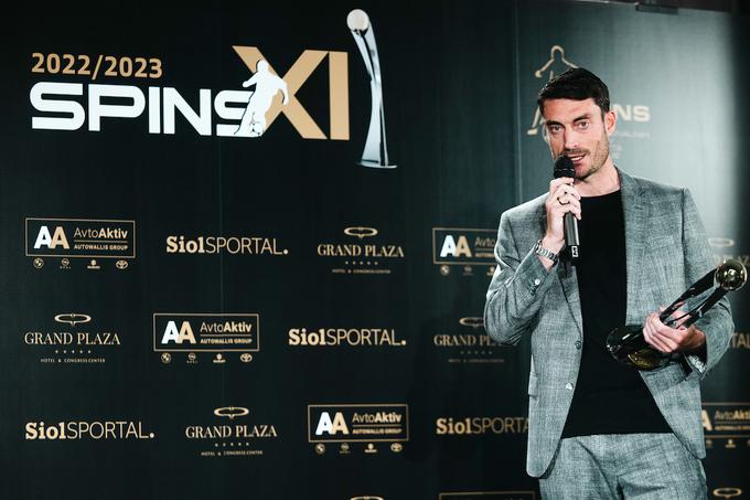 "To priznanje ni le zame, temveč tudi za moje nogometaše, saj je bilo delo z njimi zame velika nagrada." | Foto: Vid Ponikvar/Sportida